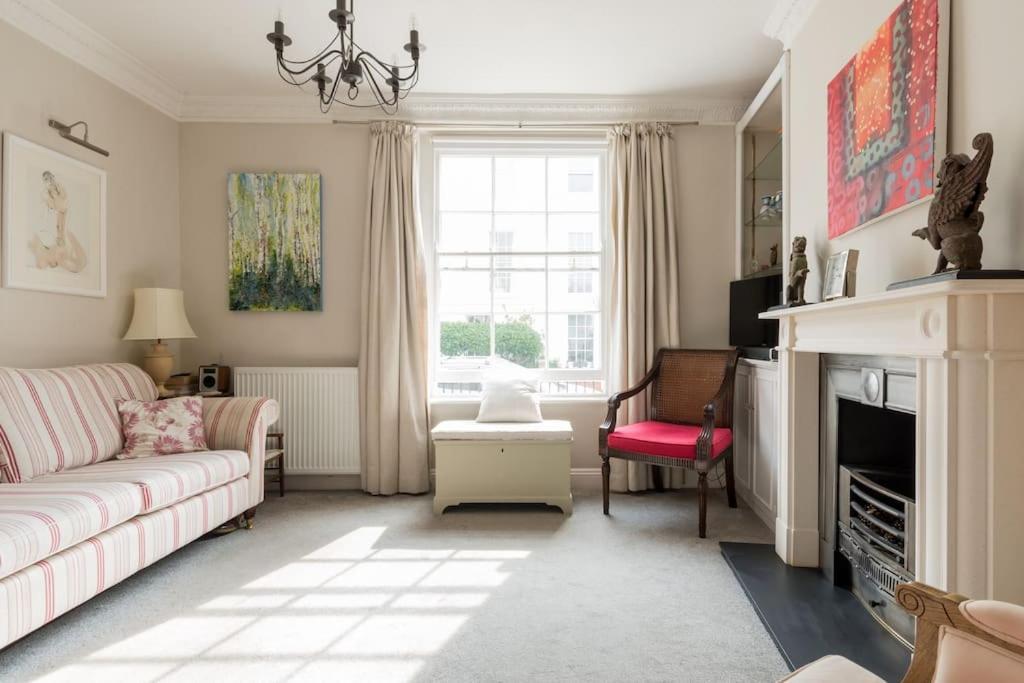 Four Bedroom Townhouse In Famous Suffolks Area Cheltenham Exteriör bild