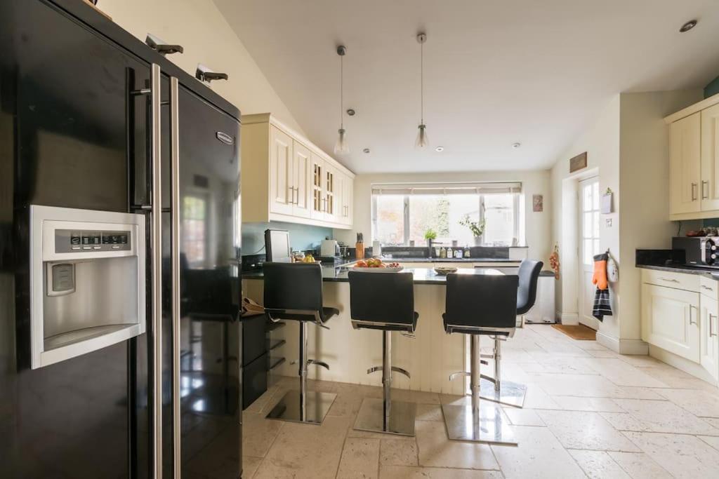 Four Bedroom Townhouse In Famous Suffolks Area Cheltenham Exteriör bild