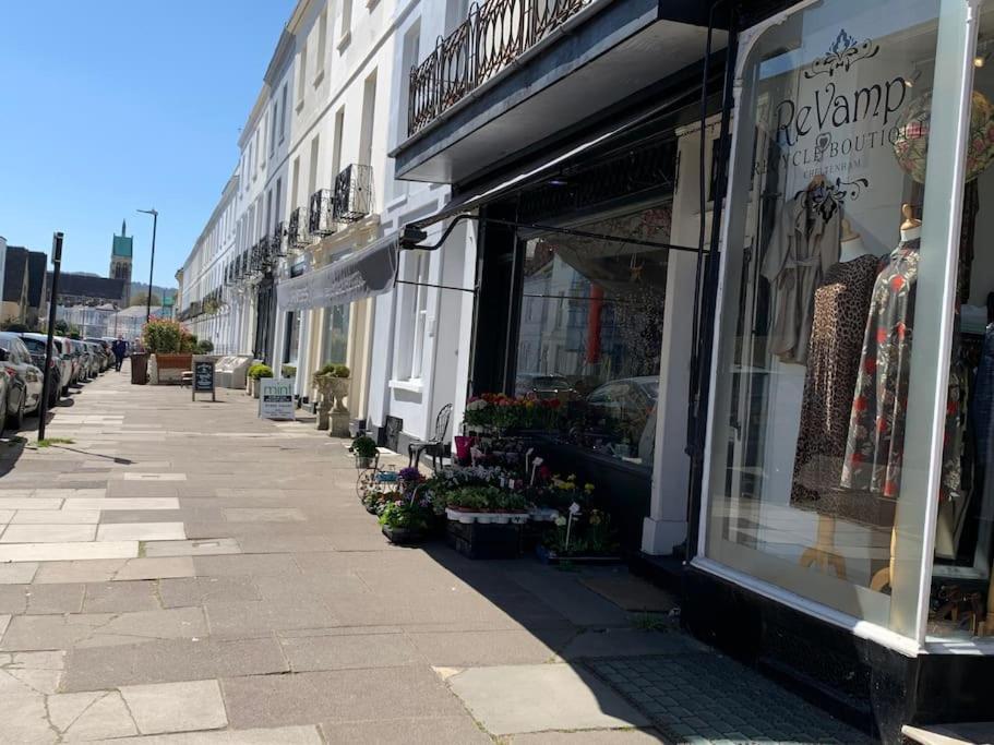 Four Bedroom Townhouse In Famous Suffolks Area Cheltenham Exteriör bild