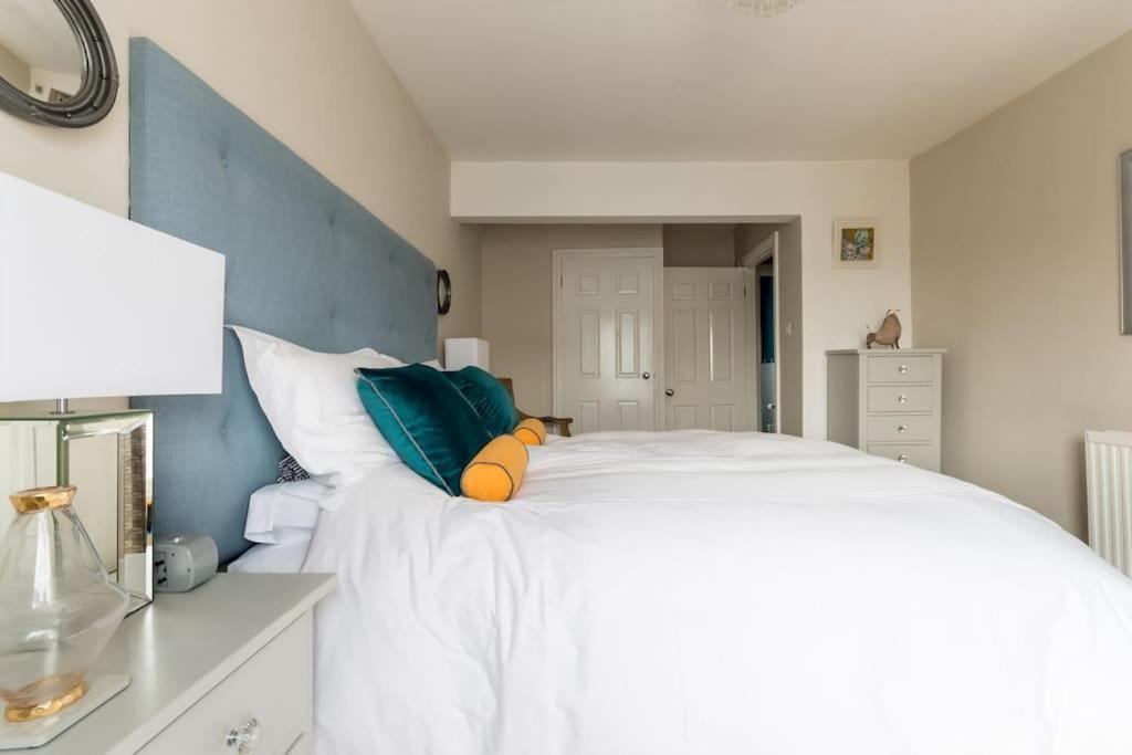 Four Bedroom Townhouse In Famous Suffolks Area Cheltenham Exteriör bild